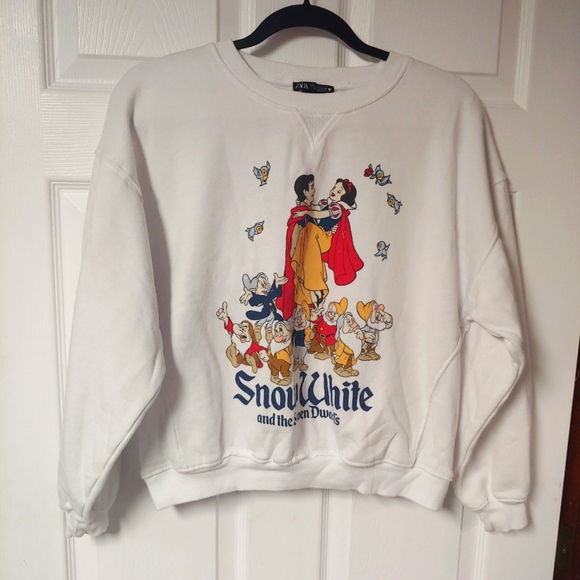 Zara Tops - Zara Disney Snow White Sweatshirt